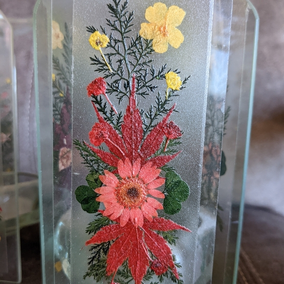 Set of 2 Glass Candle Warmers with Dried Flowers - Picture 2 of 3